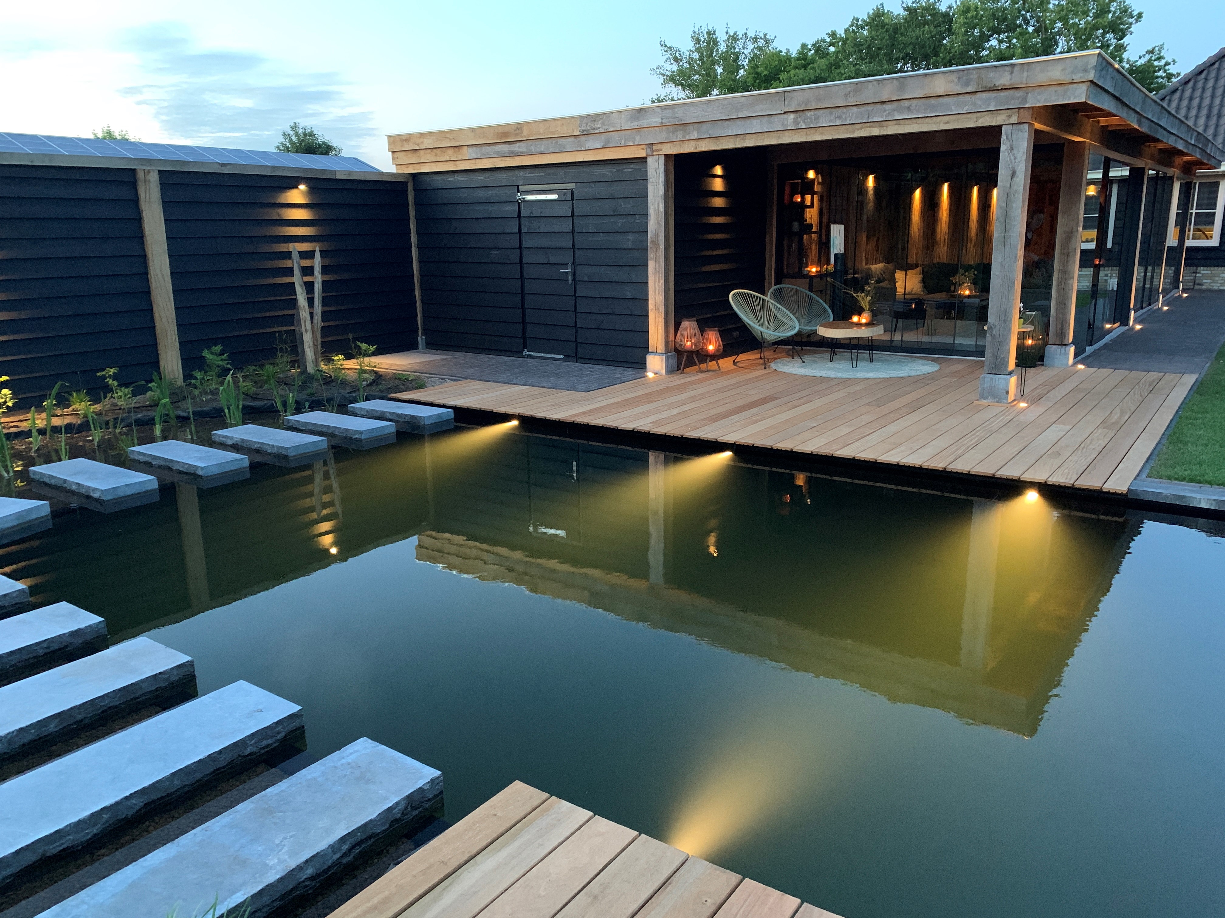 Vlonder in de tuin sfeerbeeld